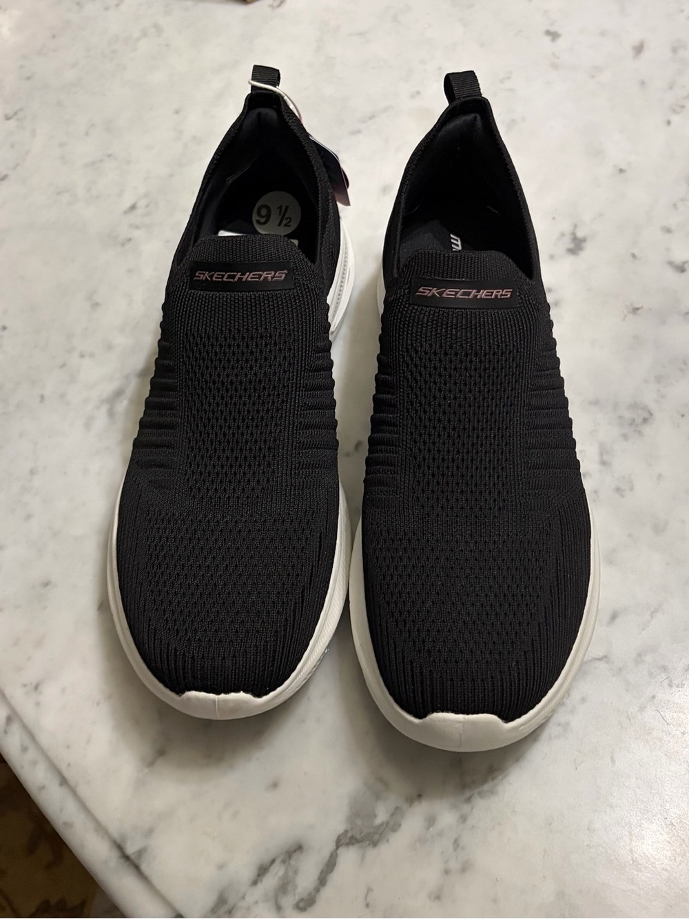 Skechers nwt ladies ’ Slip-On memory foam Sneakers in Black - Picture 3 of 12